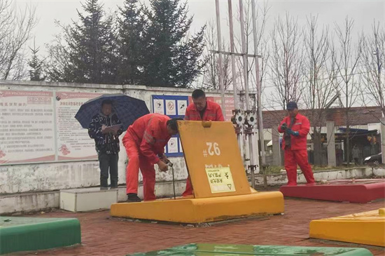 物資公司全力做好加油高峰安全保供活動(dòng) (2).jpg